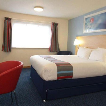 Travelodge London Feltham Zewnętrze zdjęcie