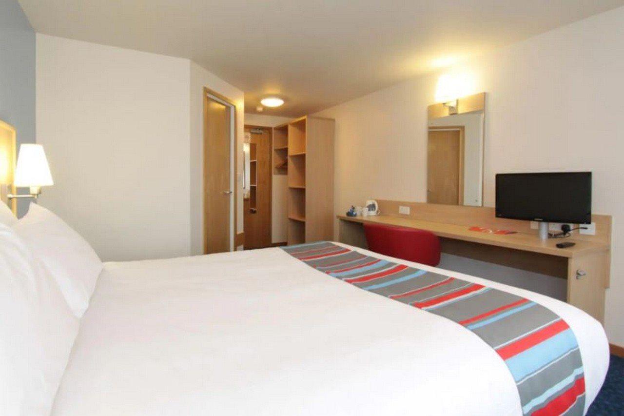 Travelodge London Feltham Zewnętrze zdjęcie