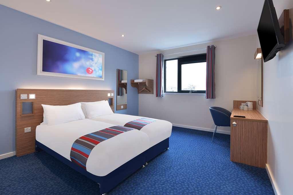 Travelodge London Feltham Pokój zdjęcie