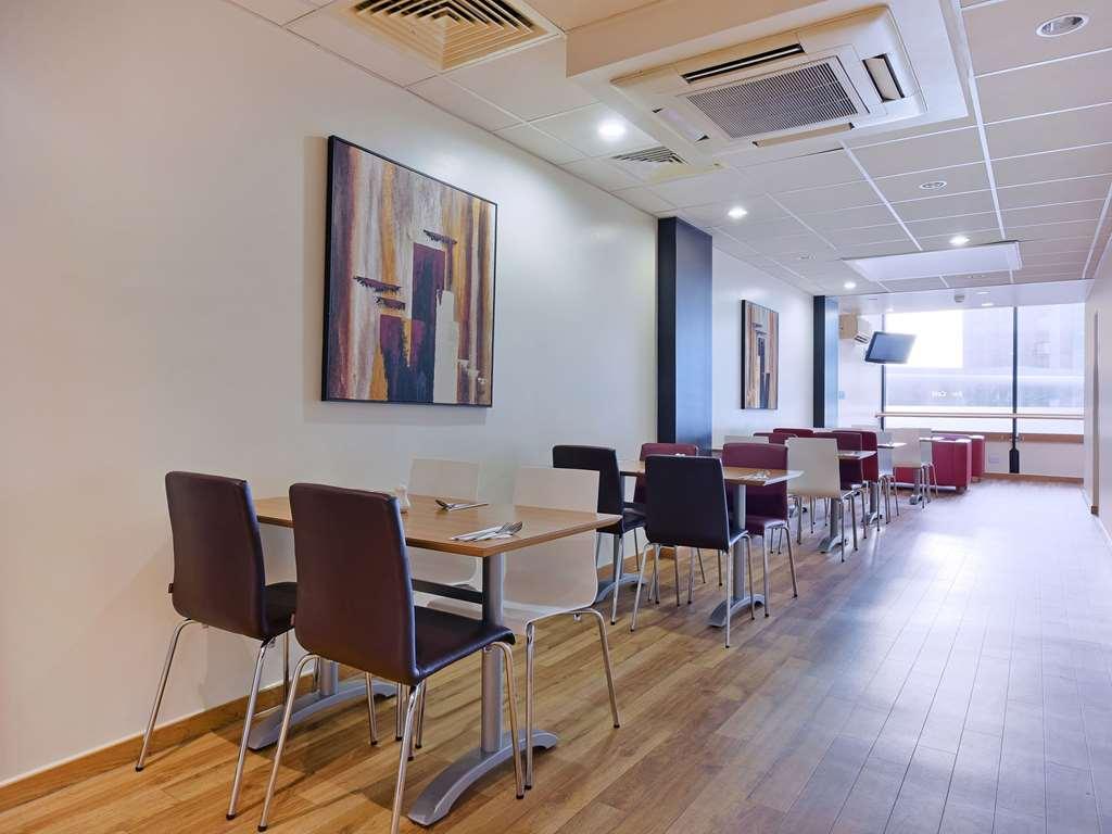Travelodge London Feltham Restauracja zdjęcie
