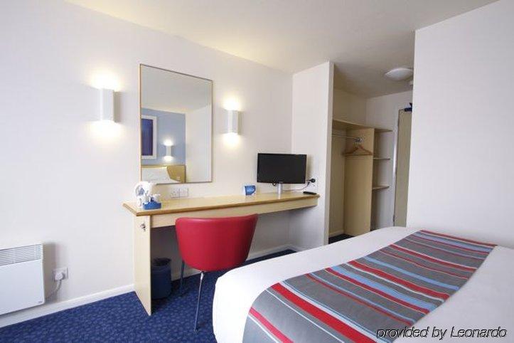 Travelodge London Feltham Zewnętrze zdjęcie
