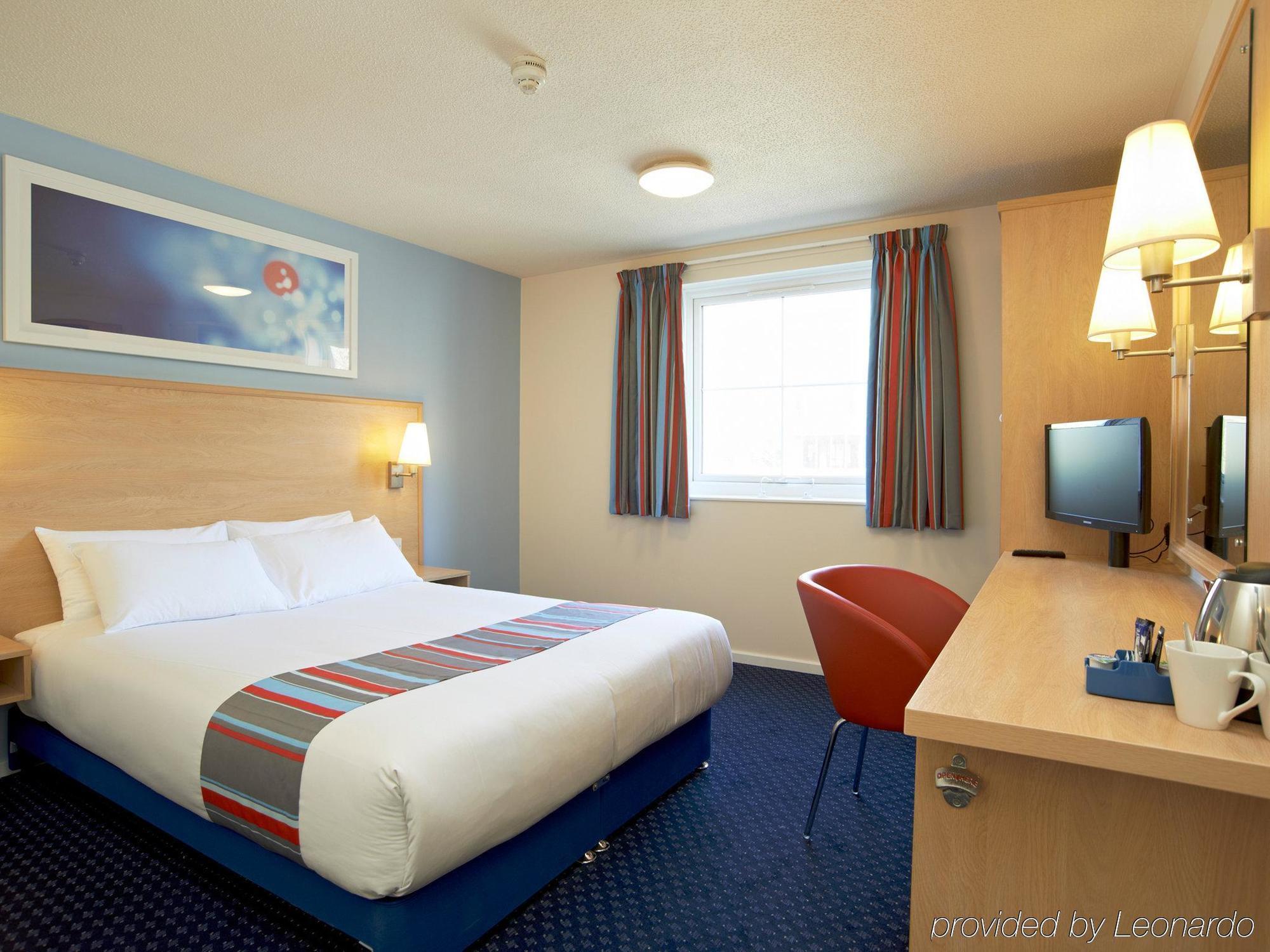 Travelodge London Feltham Zewnętrze zdjęcie