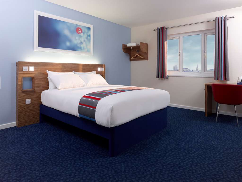 Travelodge London Feltham Pokój zdjęcie