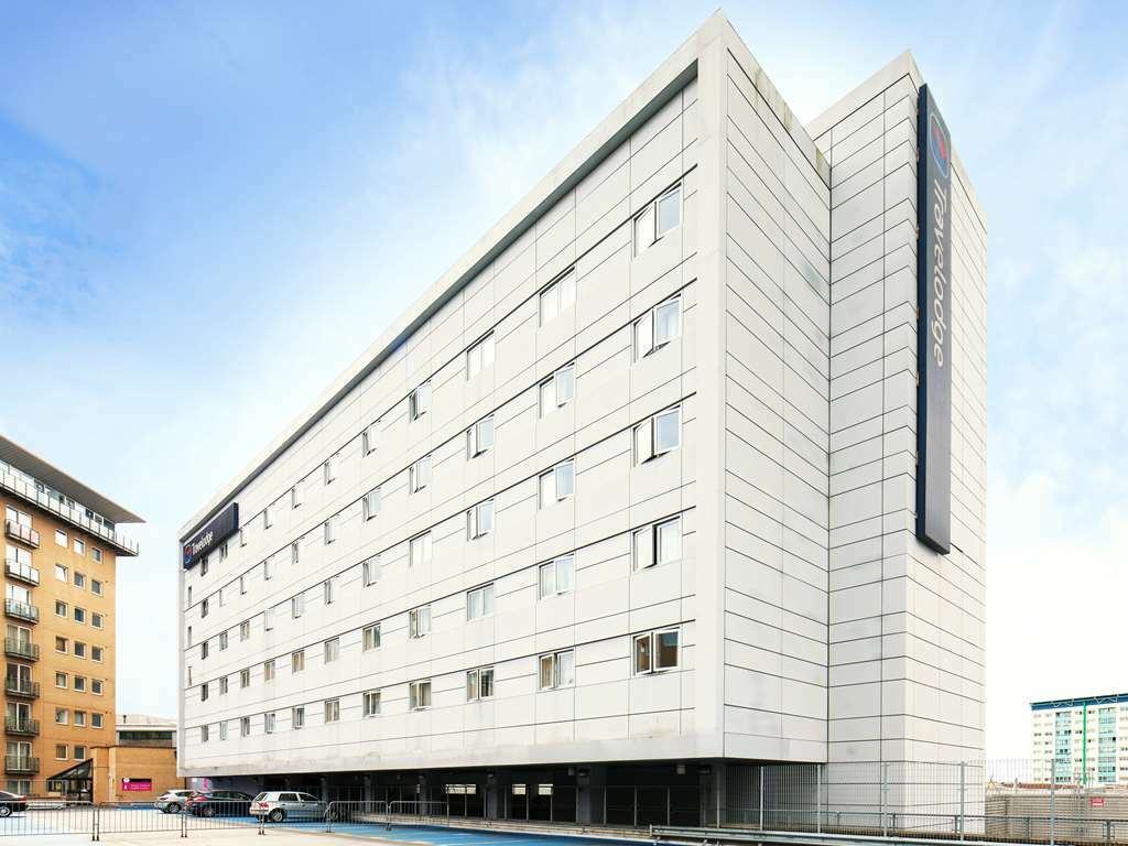 Travelodge London Feltham Zewnętrze zdjęcie