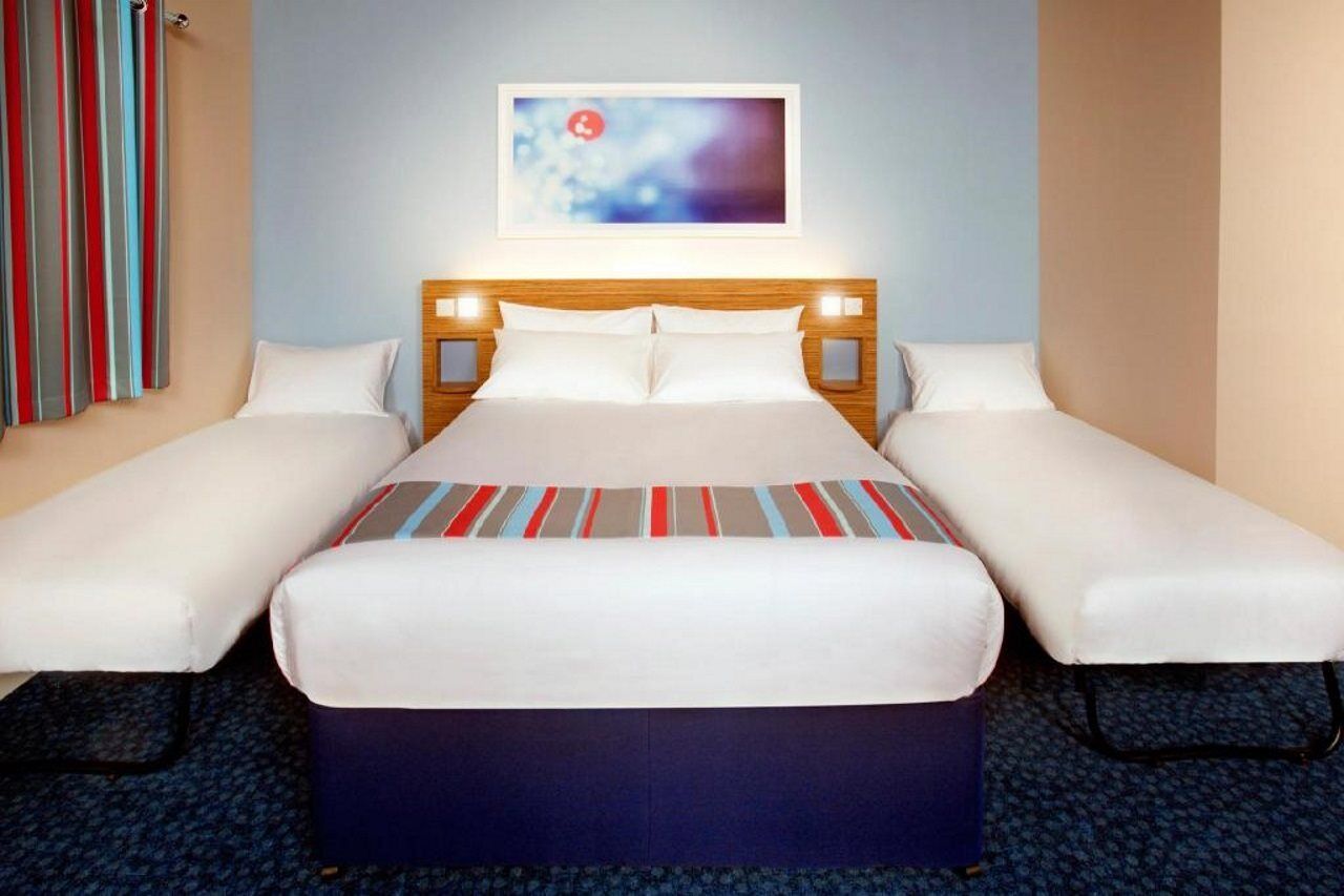 Travelodge London Feltham Zewnętrze zdjęcie