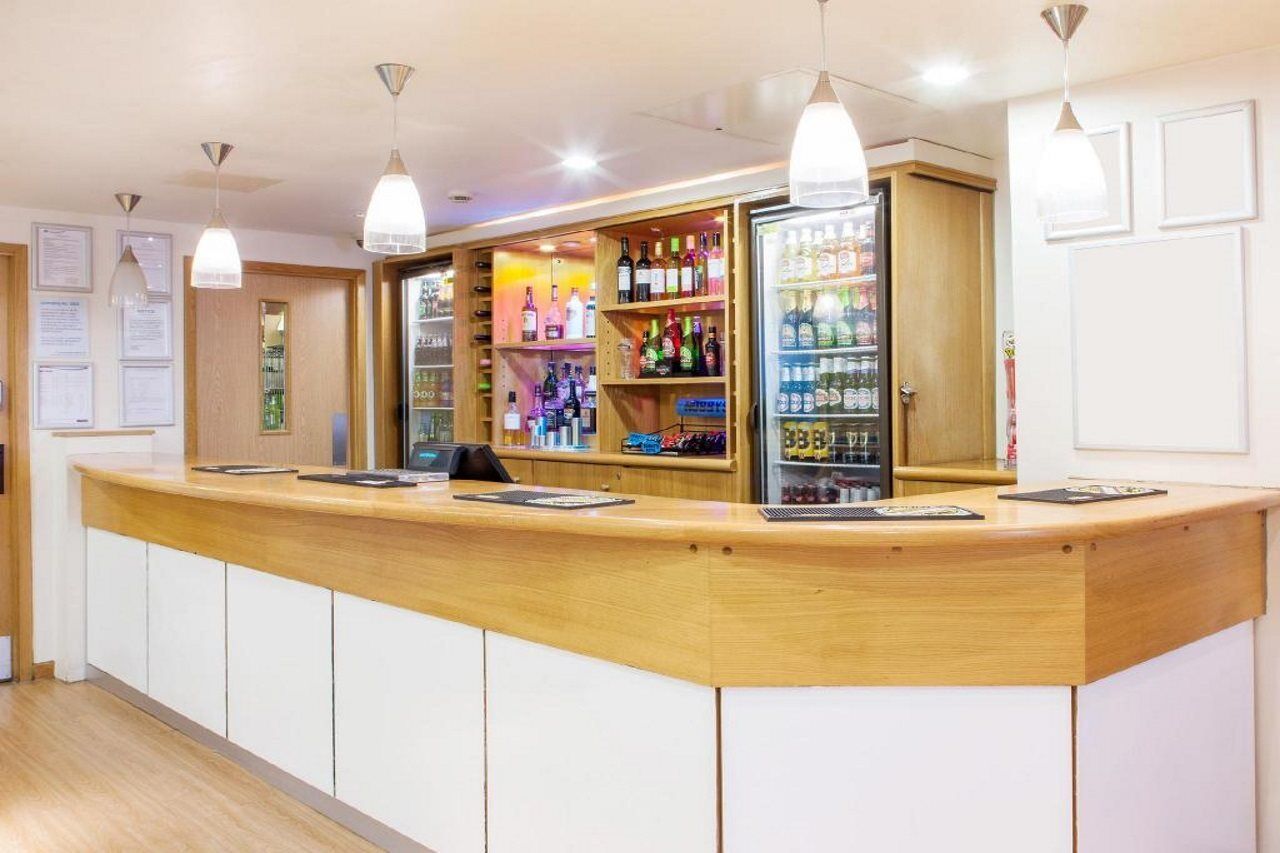 Travelodge London Feltham Zewnętrze zdjęcie