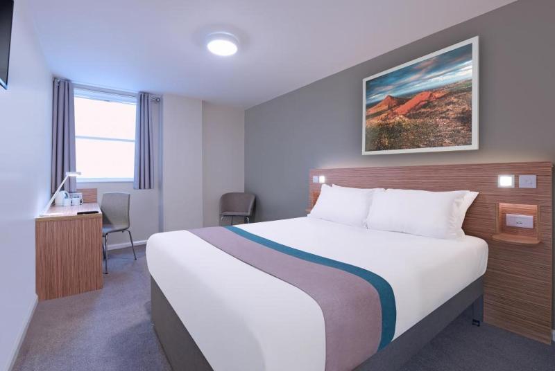 Travelodge London Feltham Zewnętrze zdjęcie